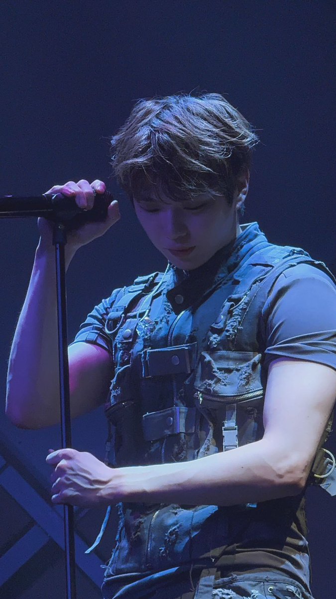 kdanieloop's tweet image. WHAT THE HECK