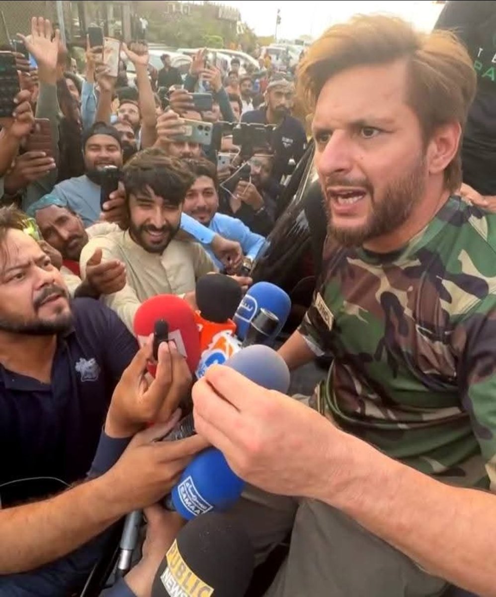 Sanket126934's tweet image. Dekhiye hamla achanak hua tha 😂
#INDvPAK #INDvsPAK #indvspak2025 #IndianCricket #AsiaCup2025 #IndiaVsPakistan #PakistanCricket #trophy