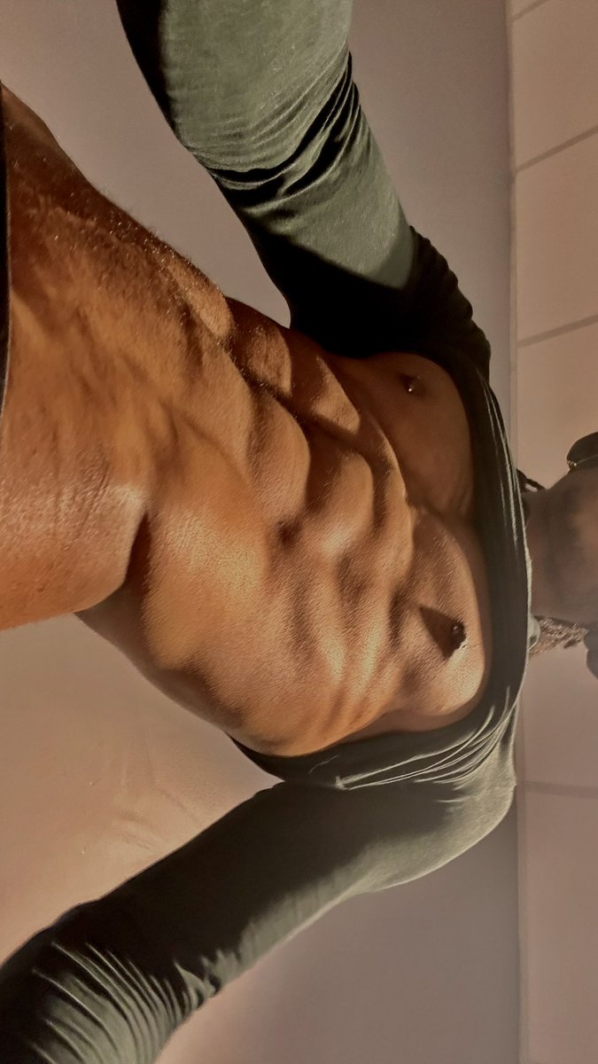 _4llxn's tweet photo. Abs anyone? https://t.co/f4g5CbyRtn