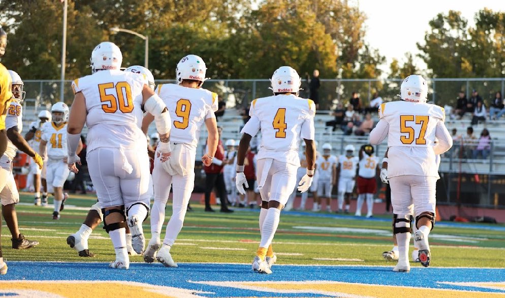 DemetriousEs74's tweet image. 5-0 At the bye week We getting ready for Conference games now 😤
@Coach_Dags @CurtisRocklin @CoachDillard06 @CoachManny_49 @Sharpcoach82