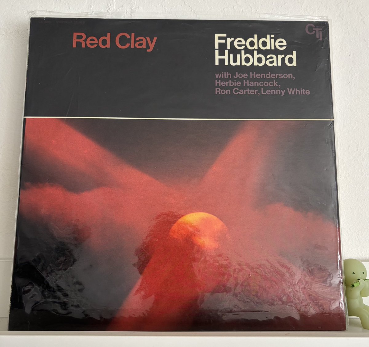 LewistheLight1's tweet photo. #NowPlaying #Jazz 1970 us. A classic. Sometimes this 1 really hits. I still kinda like straight life better as a fusion jazz album but no denying how great this is https://t.co/oEDfleuiqu