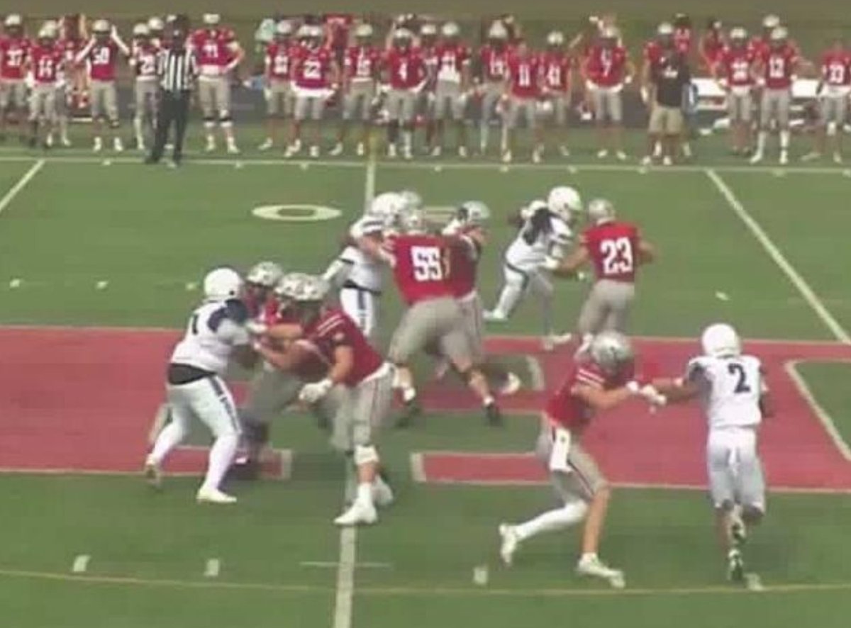 jusncrdable's tweet photo. When they need 3 D1 commits to triple team you , U must be doing something right @marquisoffical  and @mzpafootball  vs @hunschool  OF New Jersey ....  Let's Work ! https://t.co/95n8tgn4ma