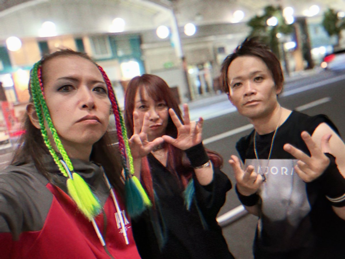 StayInYesterday's tweet image. 初のダイジェスト✨

キズナドライブのふたりに守られてきもちよく歌ってます
むにゅっと告知もされてるので、ぜひみてね！！

#globe 🌎
#あっこwithキズナドライブ