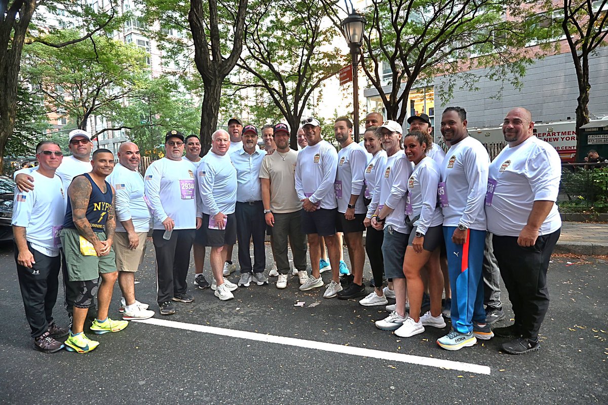 NYCPDDEA's tweet image. The Annual Tunnel to Towers 5K once again brought thousands together to honor our 9/11 heroes. DEA Board Officers proudly participated in their memory — every step carrying forward the legacy of those we lost. We will always #NeverForget. #T2T