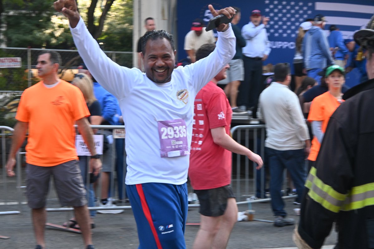 NYCPDDEA's tweet image. The Annual Tunnel to Towers 5K once again brought thousands together to honor our 9/11 heroes. DEA Board Officers proudly participated in their memory — every step carrying forward the legacy of those we lost. We will always #NeverForget. #T2T