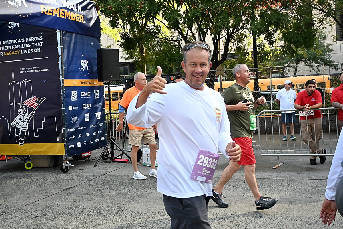NYCPDDEA's tweet image. The Annual Tunnel to Towers 5K once again brought thousands together to honor our 9/11 heroes. DEA Board Officers proudly participated in their memory — every step carrying forward the legacy of those we lost. We will always #NeverForget. #T2T