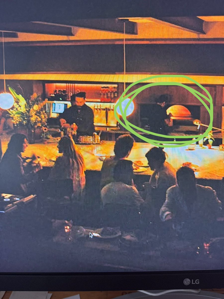 lolarerom tweet media