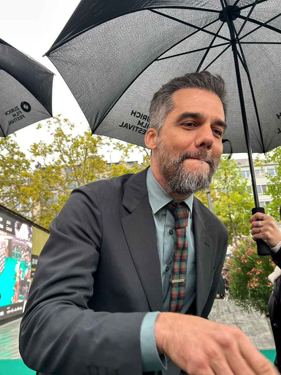 B4nner_Bruce's tweet image. Descobri hoje mesmo que tenho fãs. Que coincidência.

⠀⠀  ⠀⠀ ⠀ ⠀⠀⠀ #𝒘𝐢𝐧𝐭𝐞𝐫𝐢𝐫𝐨𝐧ʷᵉᵈ