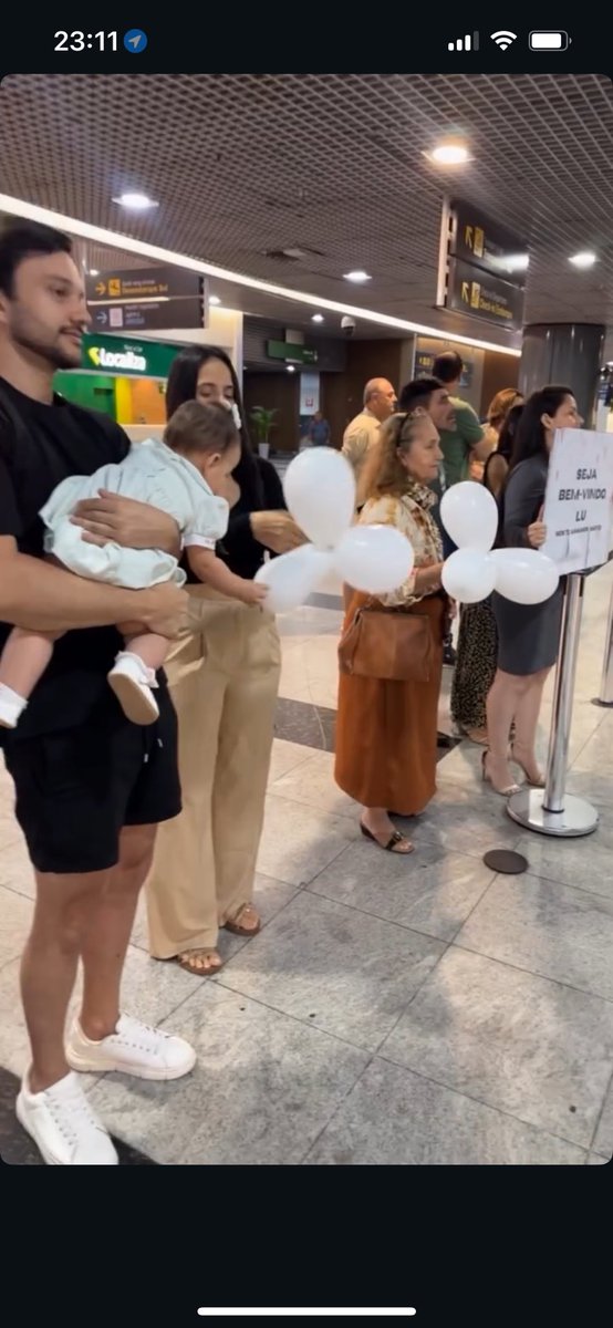 É sobre isso. 

Apoio familiar, se sentir amado e abraçado. 
É sobre tá com quem realmente nos ama de verdade e cuida. 

Que todo esse amor transborde e que você se sinta amado e protegido. 

Você merece todo amor do mundo ❤️❤️❤️❤️