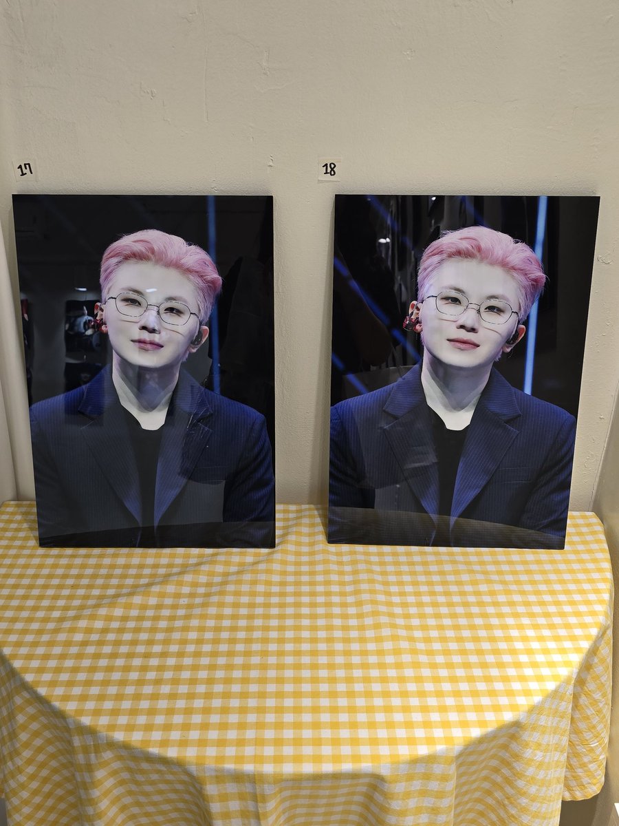 이형제 카페도 놓칠 수 없겟죠? 미니액자 남아있는거 현장구매 했어용 호우 팬파티 이쥰 절대 사랑해.요.우리 아기 롹 스타🥺 이형제는 사랑입니다.
#HoLEEday #이형제의_손을_잡고_어디든지_GO_GO