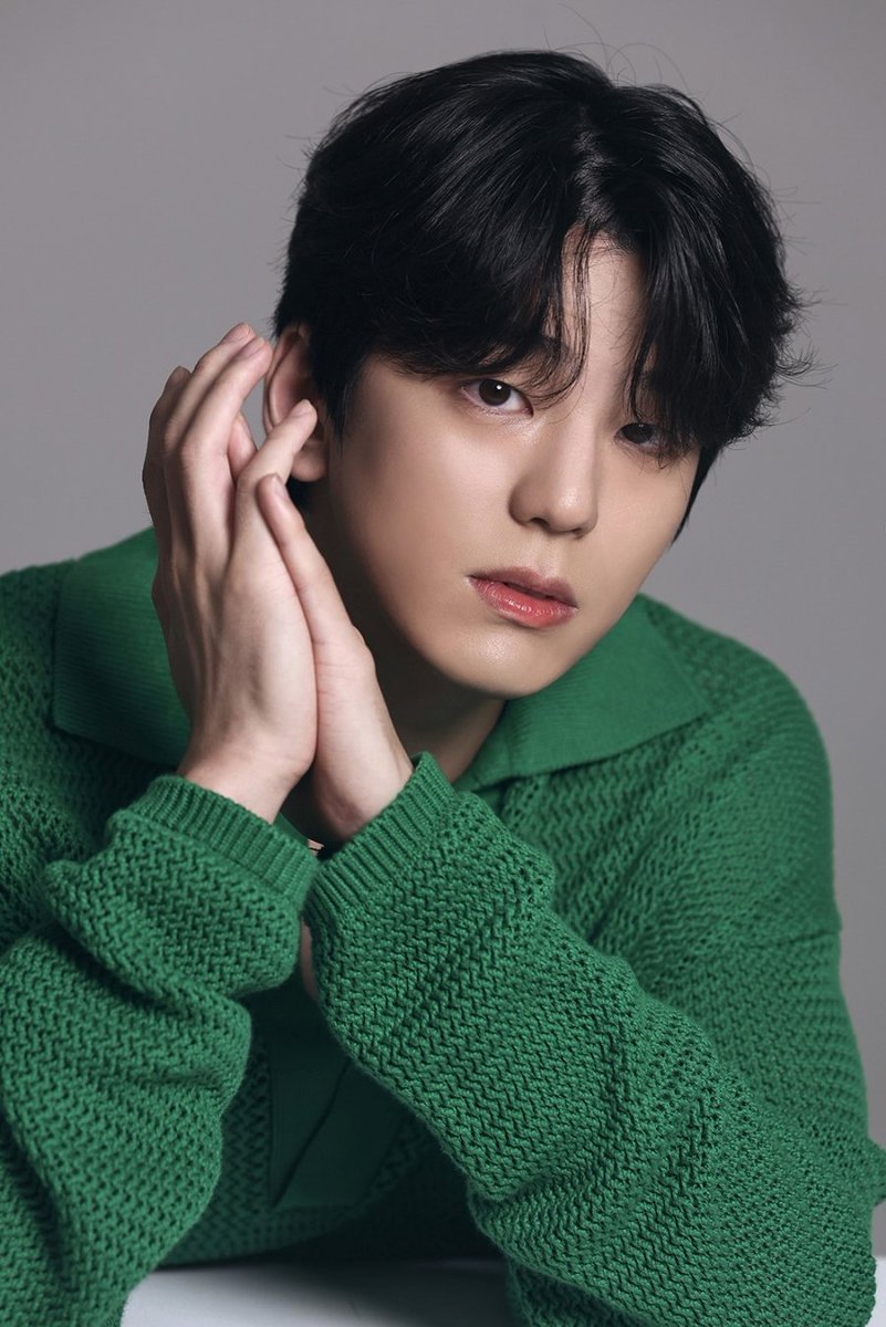 '사내맞선' 김민규, 내일(30일) 육군 만기 전역 "기대와 응원 부탁" 
#김민규 #KimMingue #육군만기전역 #제대 #군대 #전역 #iMBC연예 

소속사 컴패니언컴퍼니는 "변함없이 김민규 배우를 응원해 주신 팬 여러분께 감사드린다. 

전역 장소에 대한 많은 문의가 있었으나 일반 부대 특성상 외부