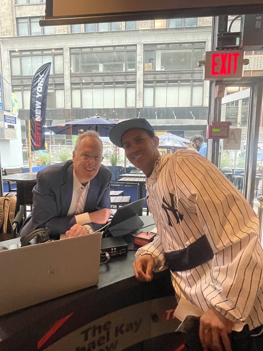 antmartell's tweet photo. @RealMichaelKay @Yankees @YESNetwork You’rethe  standard professional and excellent in your job.
From Puerto Rico 🇵🇷 we appreciate that.
In our language “acho michael Kay es otra cosa” https://t.co/OWDj7THeeo