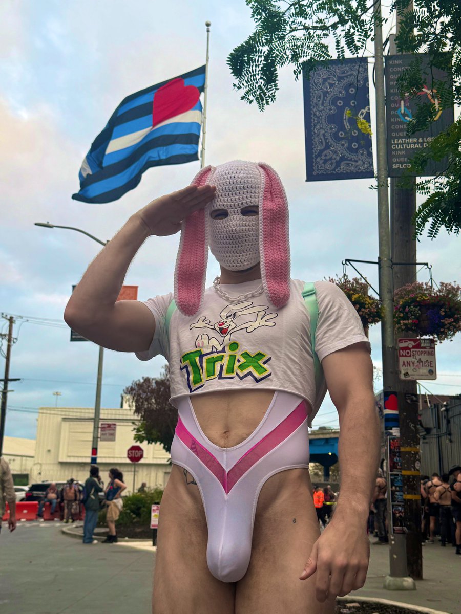 pinkbunee's tweet photo. morning gays, salute the flag. https://t.co/EjOGJiIR0S