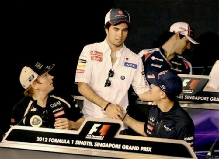 Kimi viendo a Checo: 

-Ah no mi hermano, consígue la tuya.