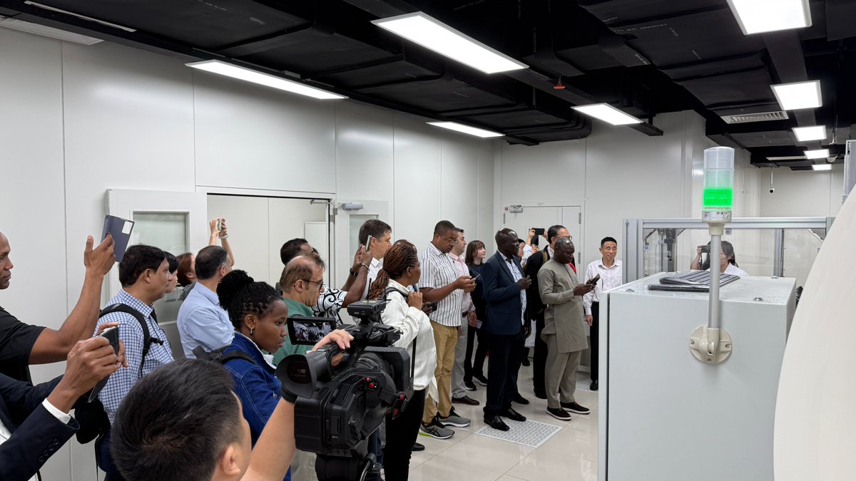ZOGLAB's tweet image. Oct. 26th, 2024, ZOGLAB assisted the Jiangsu Provincial Meteorological and Metrological Department in providing a demonstration of the 70m/s and 40m/s fully automatic meteorological and metrological open-jet wind tunnel to over 20 countries.
#windsensor
#windtunnel