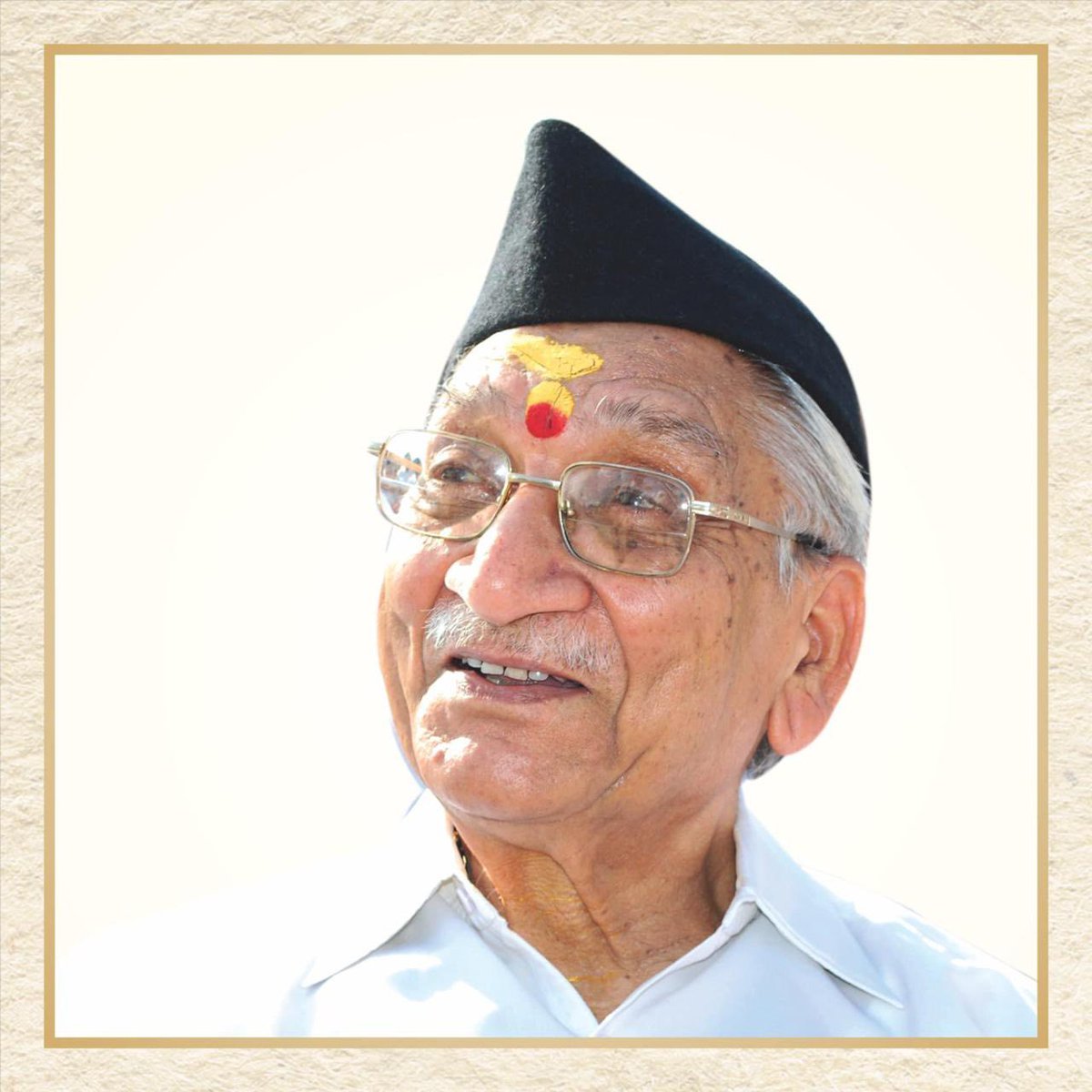 HarshDeepKaush1's tweet image. तप, त्याग और राष्ट्रभक्ति के प्रतीक अशोक सिंघल जी / Ashok Singhal Ji का जीवन आने वाली पीढ़ियों के लिए मार्गदर्शक है 🙏 #99YearsOfAshokSinghal