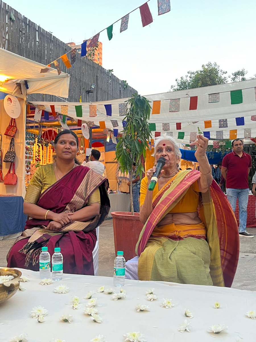 dchandlooms01's tweet image. Dastkari Haat, inaugurated by Dr. M. Beena, Development Commissioner for Handlooms, at Handloom Haat, Janpath, New Delhi. Explore the beauty of handcrafted textiles from September 26th to October 5th, 2025.
#DastkariHaat #HandloomHaat #ministryoftextiles #dchandlooms