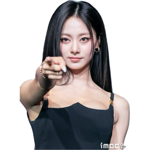 SPHINX_ONCE's tweet photo. 我們想再次大聲呼喊：十週年 FANMEETING，對 TWICE 和 ONCE 來說，是無可取代、最值得慶祝的日子。
然而，本來就極其有限的座位，卻被大批黃牛買走，導致真正陪伴了十年的 ONCE 反而無法進場。
這樣珍貴而有意義的十週年活動，被搞得一團亂，最痛苦的不是別人，而是最愛 TWICE 的 ONCE 們，以及 TWICE 本人。
公司，請正視這一切，請為了 TWICE 和 ONCE 做出行動。這不是單純的票務問題，而是關於誠信、關於承諾、關於十年的羈絆。拜託你們了。

⸻

다시 한 번 크게 외치고 싶습니다. 10주년 팬미팅은 트와이스와 원스에게 있어 그 무엇과도 바꿀 수 없는, 가장 소중한 날입니다.
하지만 원래부터 너무 적었던 좌석들이 대량으로 황소들에게 넘어가 버려, 10년을 함께한 진짜 원스들은 오히려 입장조차 하지 못하는 상황이 되어 버렸습니다.
이렇게 소중하고 의미 있는 10주년 행사가 엉망이 되어 버린 건, 결국 트와이스를 세상에서 가장 사랑하는 원스들과 트와이스 자신들이 가장 큰 상처를 입는 것입니다.
회사, 제발 이 문제를 외면하지 말고 바로잡아 주세요. 이것은 단순한 티켓 문제가 아니라, 신뢰와 약속, 그리고 10년의 인연에 관한 문제입니다. 간절히 부탁드립니다.

⸻

We want to raise our voices once again: the 10th anniversary fanmeeting is an irreplaceable, most meaningful day for TWICE and ONCE.
Yet, the already extremely limited seats have been snatched up by scalpers, leaving the true ONCEs—who have walked this journey for ten years—locked out.
Such a precious and meaningful anniversary event has been turned into chaos. The ones who suffer the most are none other than ONCEs who love TWICE the most, and TWICE themselves.
We sincerely ask the company: please take responsibility and take action. This is not merely a ticketing issue—it is about trust, about promises, and about the bond built over ten years. Please, we beg you.

@jypnation @JYPETWICE @TWICE_SUPPORTER