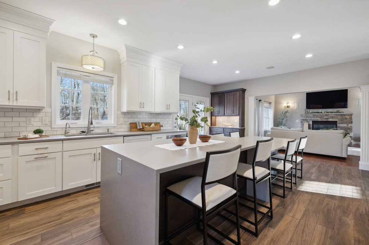 FotoBase_VN's tweet photo. FotoBase provide full real estate photo &amp; video editing services: HDR/Flambient/Single Editing, Twilight, DTE, Retouching, Renovation, Virtual Staging, Floor Plan, Matterport, Video Editing,..

_ Gmail: fotobase.vn@gmail.com
_ https://t.co/VvuSHGxKur

#realestatephotographer https://t.co/9bPhu5NPhs
