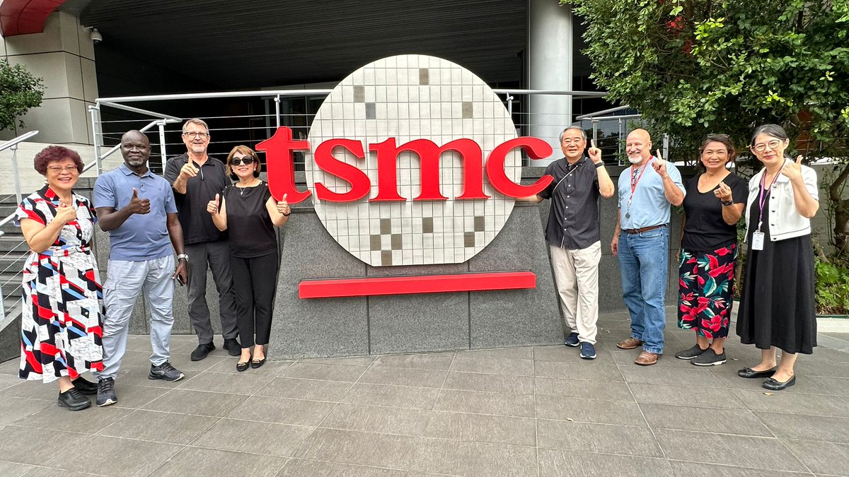 𝗔𝗟𝗟 𝗢𝗨𝗥 𝗦𝗢𝗕𝗘𝗥 𝗖𝗢𝗠𝗥𝗔𝗗𝗘𝗦, 𝗣𝗟𝗘𝗔𝗦𝗘 𝗥𝗘𝗖𝗘𝗜𝗩𝗘 𝗚𝗥𝗘𝗘𝗧𝗜𝗡𝗚𝗦 𝗔𝗡𝗗 𝗟𝗢𝗩𝗘 𝗙𝗥𝗢𝗠 𝗧𝗔𝗜𝗪𝗔𝗡.
仇恨者去挂
🇺🇬🇺🇬🇺🇬🐘🇹🇼🇹🇼🇹🇼
@𝗟𝘂𝗰𝗼𝗿𝗼𝗺𝗼𝗶🪐𝗦𝗽𝗮𝗰𝗲|
<a href="/KnowUgMedia/">KnowUgMedia🇺🇬</a> <a href="/GuluCityYC/">Gulu City Media Advocates</a>