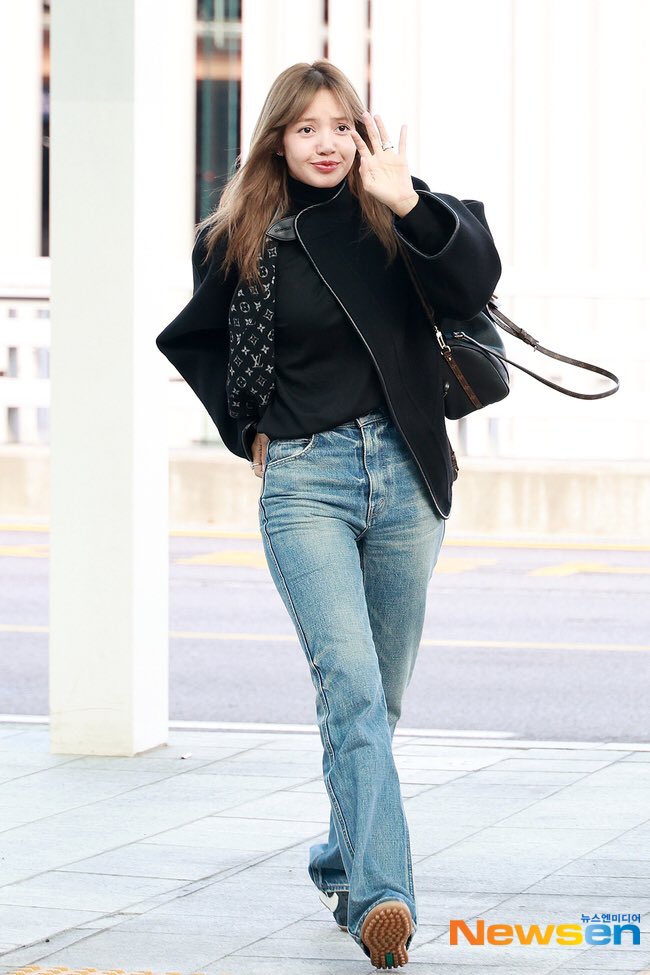 jingjingxx_'s tweet image. 🇰🇷✈️🇫🇷

 for Louis Vuitton Paris Fashion Week 
🗓️ Sept 30th
⏱️ 12PM CEST

#LISAxLouisVuitton #LVSS26 
#LISA #LALISA #ลิซ่า #리사 #BLACKPINK