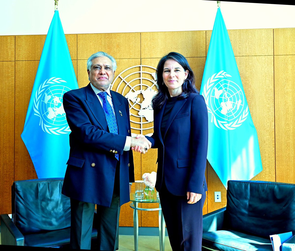 Horus505's tweet photo. Deputy PM/FM Senator @MIshaqDar50 met former Commonwealth SG @PScotlandKC on the sidelines of #UNGA80 in New York. They discussed regional peace, development &amp; mutual interests. The FM praised her leadership &amp; recalled her 2024 Pakistan visit. https://t.co/wlAMxyR3wY