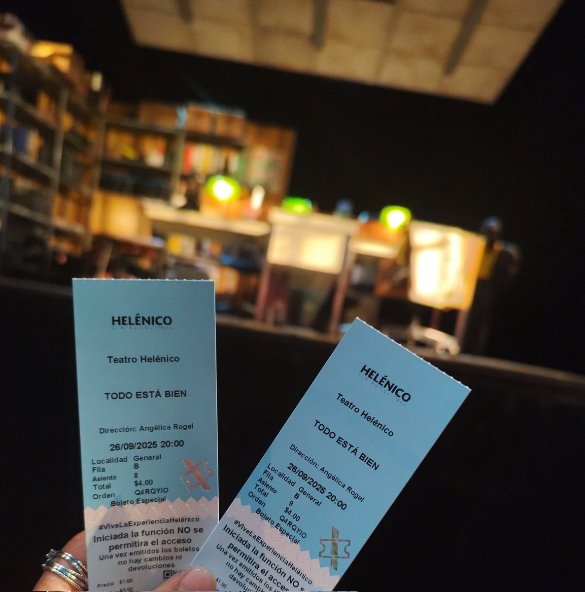 Noche de teatro!! Gracias <a href="/venalteatroMX/">Ven Al Teatro MX 🎭</a> por la invitación! Nos encantó #TodoEstaBien , gran obra y grandes actores !!!