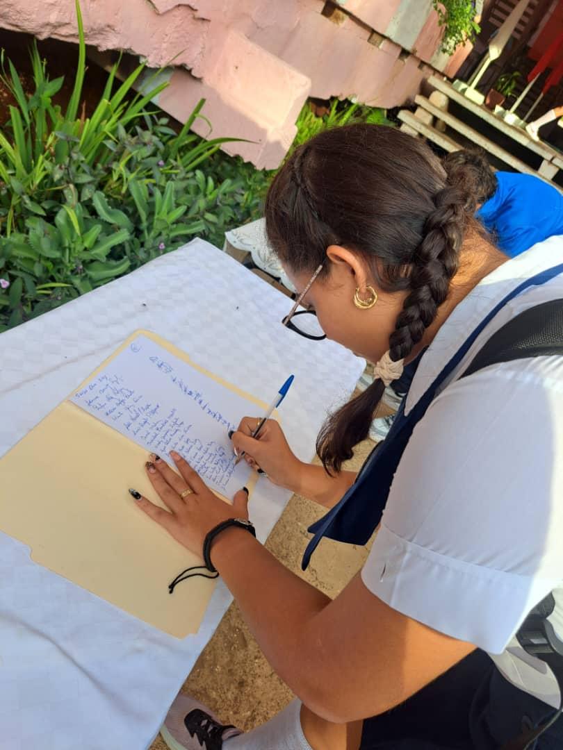 Feem_mayabe's tweet photo. La #FEEMMayabeque 💙 en sus municipios firmó ✍️ el compromiso inquebrantable con la hermana nación de Venezuela.
Demostramos que #CubaEstáFirme ✊en su decisión de asegurar que #EstamosContigoVenezuela. 🇻🇪
#HaciendoFuturo
#JuntosPorMayabeque
#FEEMXCuba https://t.co/2nKvyHUD7z