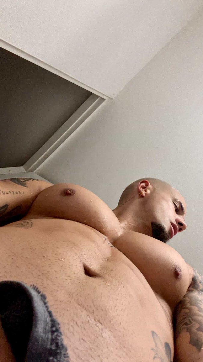 † : @ItsOfficialJt Commentary. tweet media