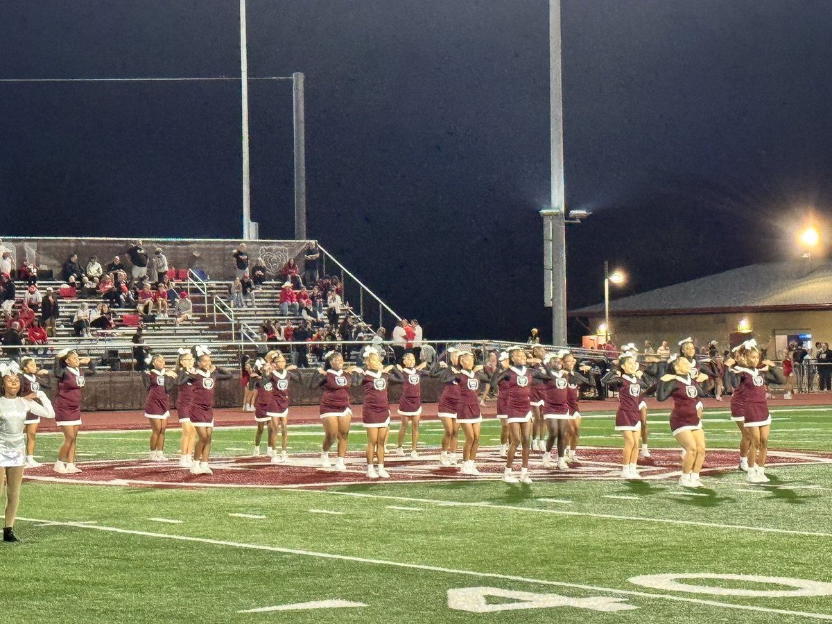 MrKennedyFCV's tweet photo. Bears shining under the lights tonight!  🐻@LCHSAthletics https://t.co/rjJqan2uVe