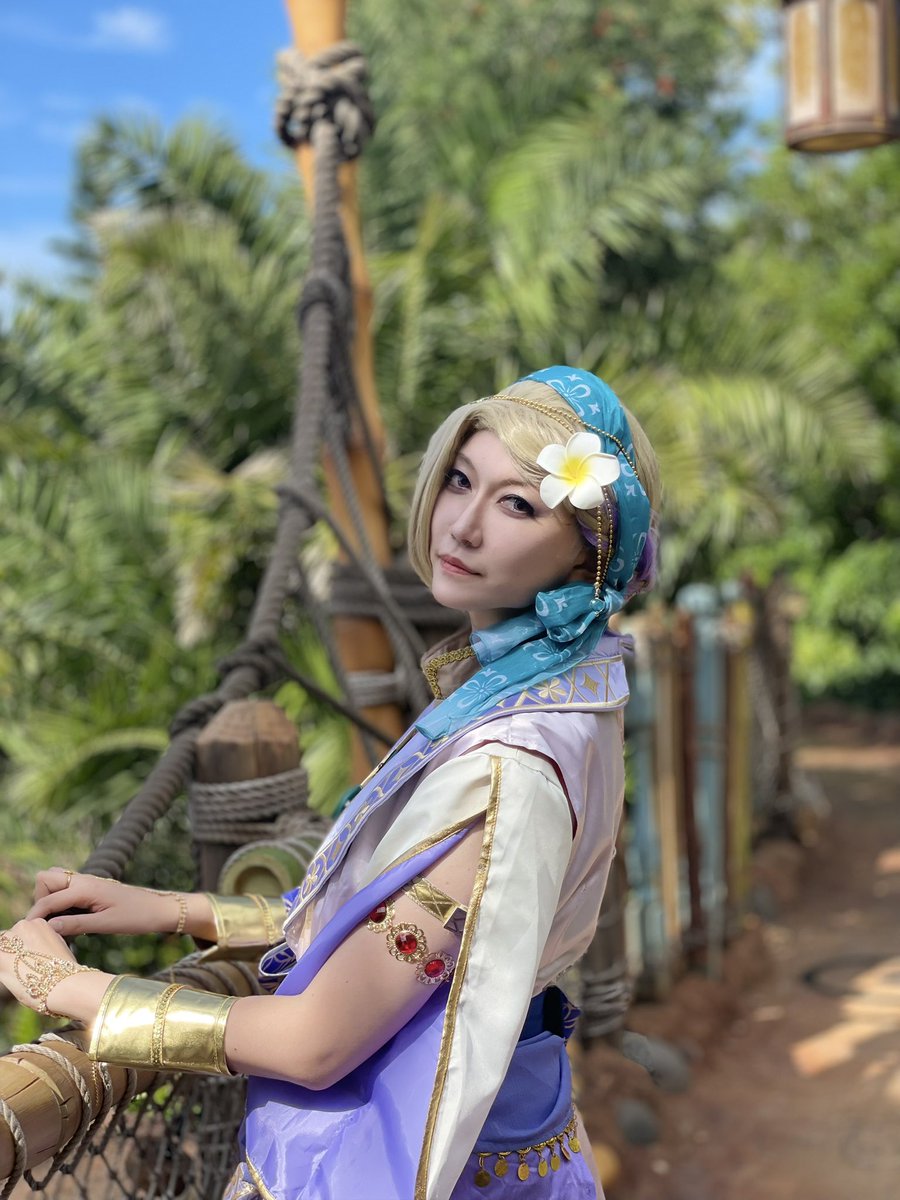 sin_onod's tweet photo. ー異国を歩くとき
       風も景色も装いの一部になる
　     旅人としての美を
           楽しませてもらうわ 
                               Vil Schoenheitー

#Dハロ
#Dハロ仮装2025 
#Dハロ仮装ツイステ https://t.co/W4nQQrxyYA