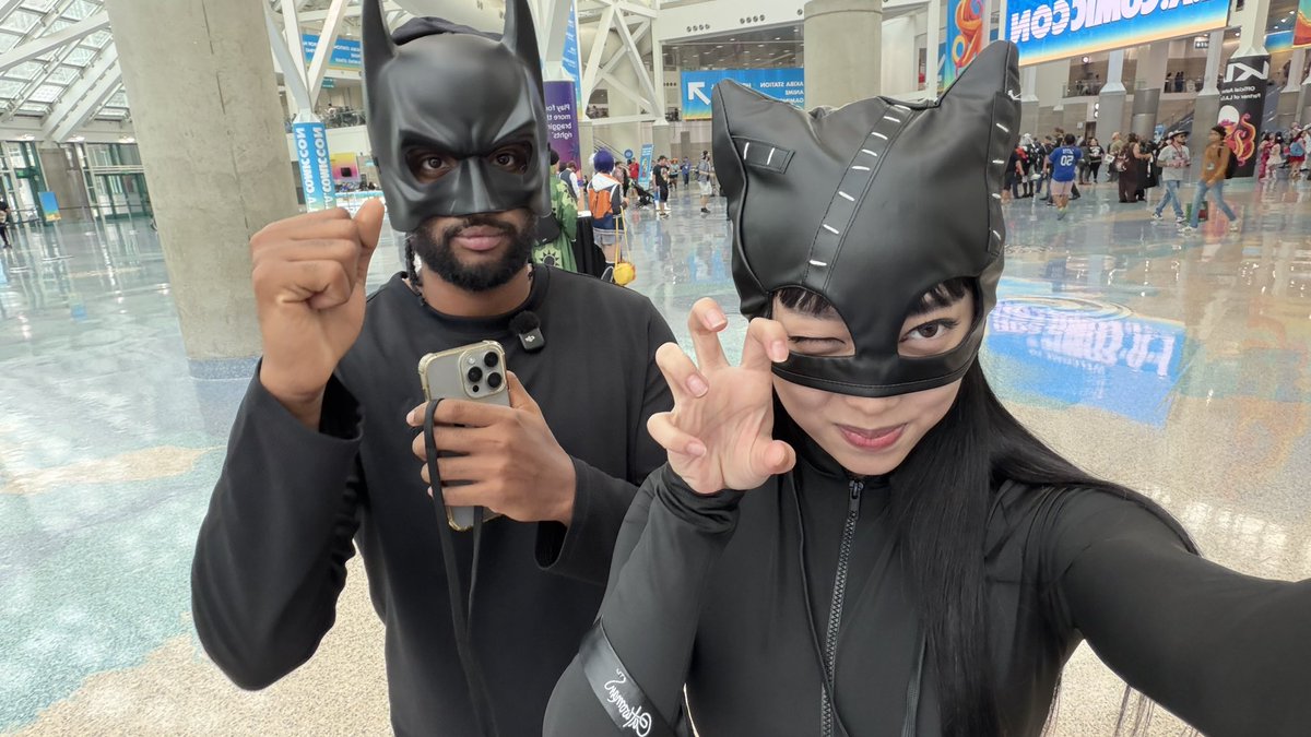 Live with <a href="/wheresyujin/">yujin</a> at comic con LA

pump.fun/coin/CG8isngK3…