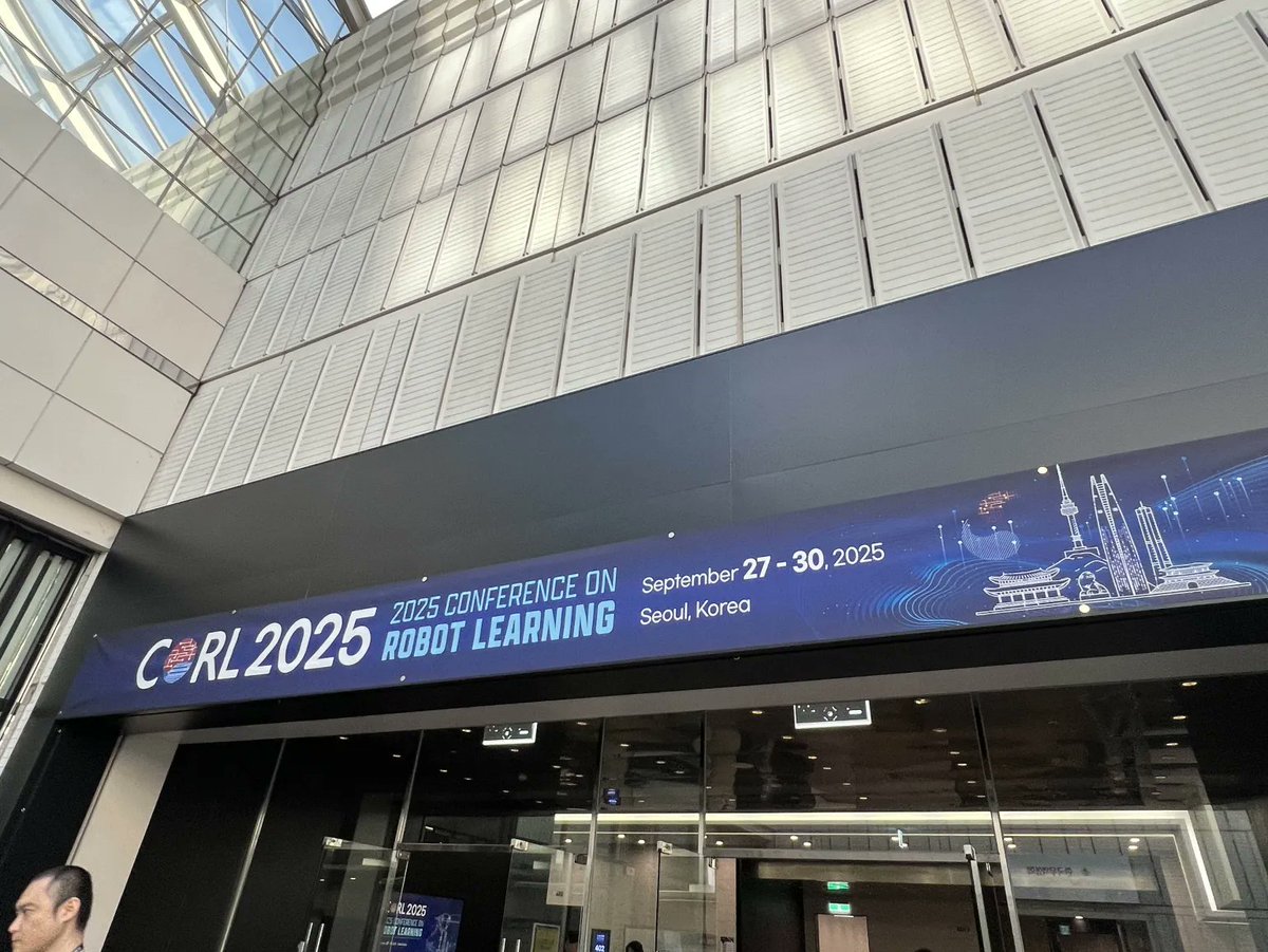 sim_jiahao's tweet image. CoRL 2025
We are here in Seoul, Korea!! Hope can get some new insight in the robot learning discussion!!
#CoRL2025 #robot_learning