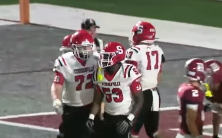 TheBigRedNet's tweet photo. Steubenville vs. Dover  

Landon Crosier, 2-yard TD run (PAT good)
3Q | 8:00 — Steubenville 42, Dover 28  

#RollRed 🔥🐴 https://t.co/ErrsYM3aKq