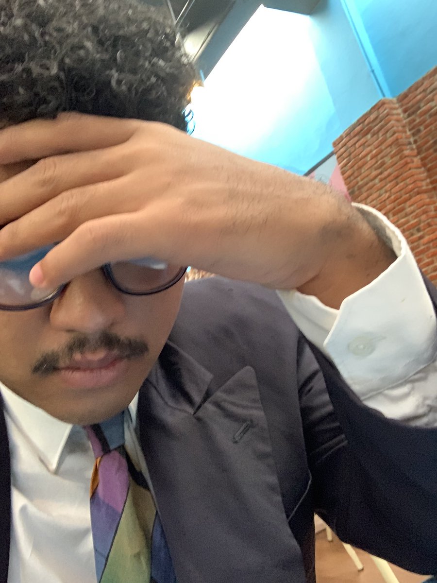 ezraawoof's tweet photo. Currently at work (workin out an excuse to be jobless) https://t.co/j3VW3QIXQE