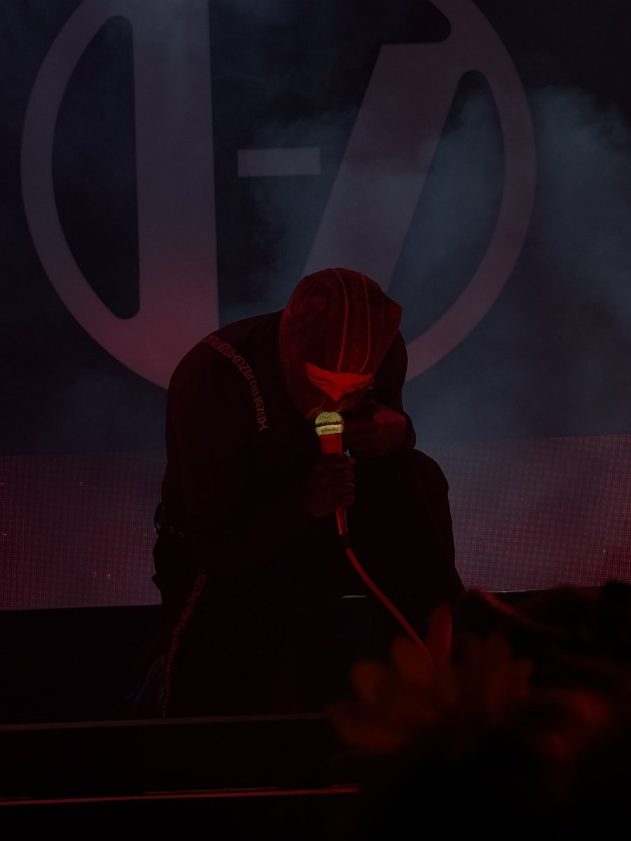 vo1dsoy's tweet image. still the nicest photos i took of tyler in toronto