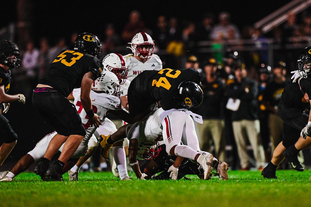 Hutch Tiger Nation (@tigernation_fb) on Twitter photo Tigers trail the Cardinals at the half, 8-16. Tigers trail the Cardinals at the half, 8-16.