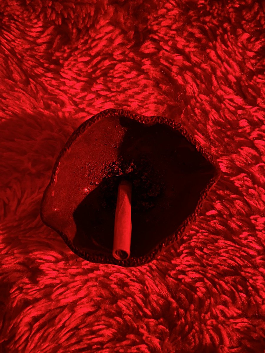 escrotX's tweet photo. isso não é uma boca. https://t.co/4PAXBXkswk