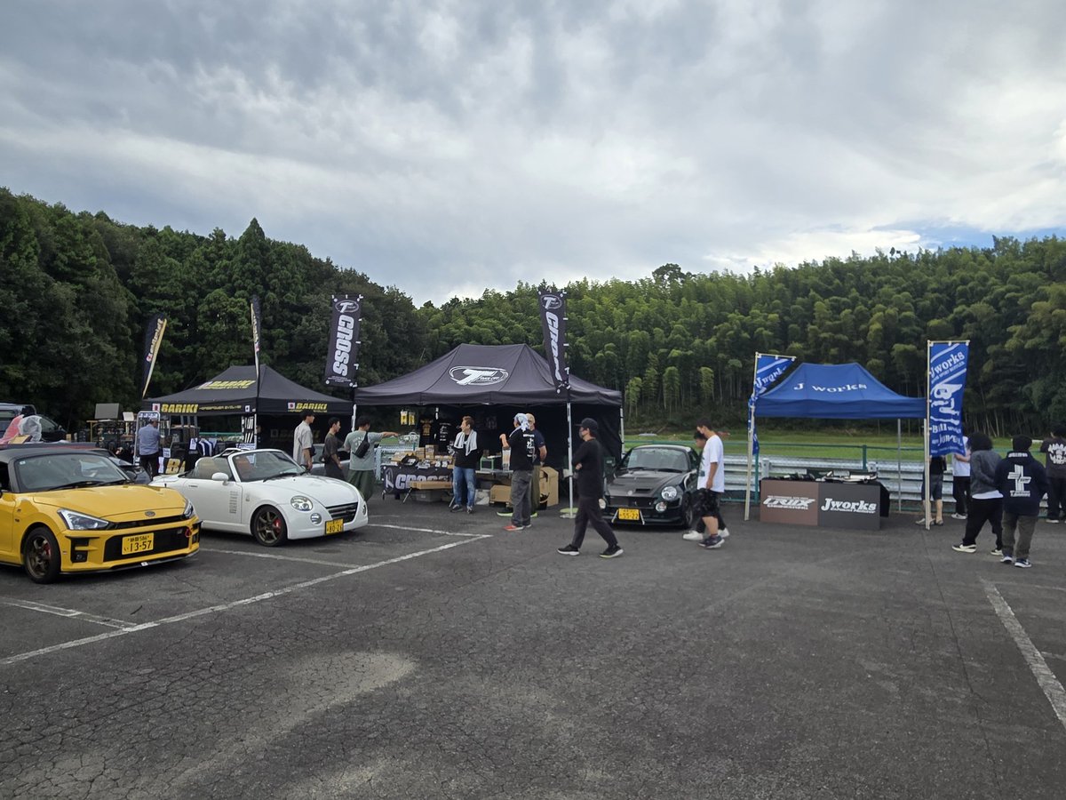 SPIRIT_SSP_SPL's tweet photo. 本日は三重県の『BARIKI』様の
モーターランド鈴鹿での
サーキットイベントに
出展させていただいております！

朝から快晴で最高の
サーキット日和です！

ご参加の皆様、スタッフの皆様、
本日は宜しくお願い致します！

#BARIKI 様
#馬力 様
#モーターランド鈴鹿
#カプチーノ
#S660
#コペン https://t.co/eAnci2aNT3