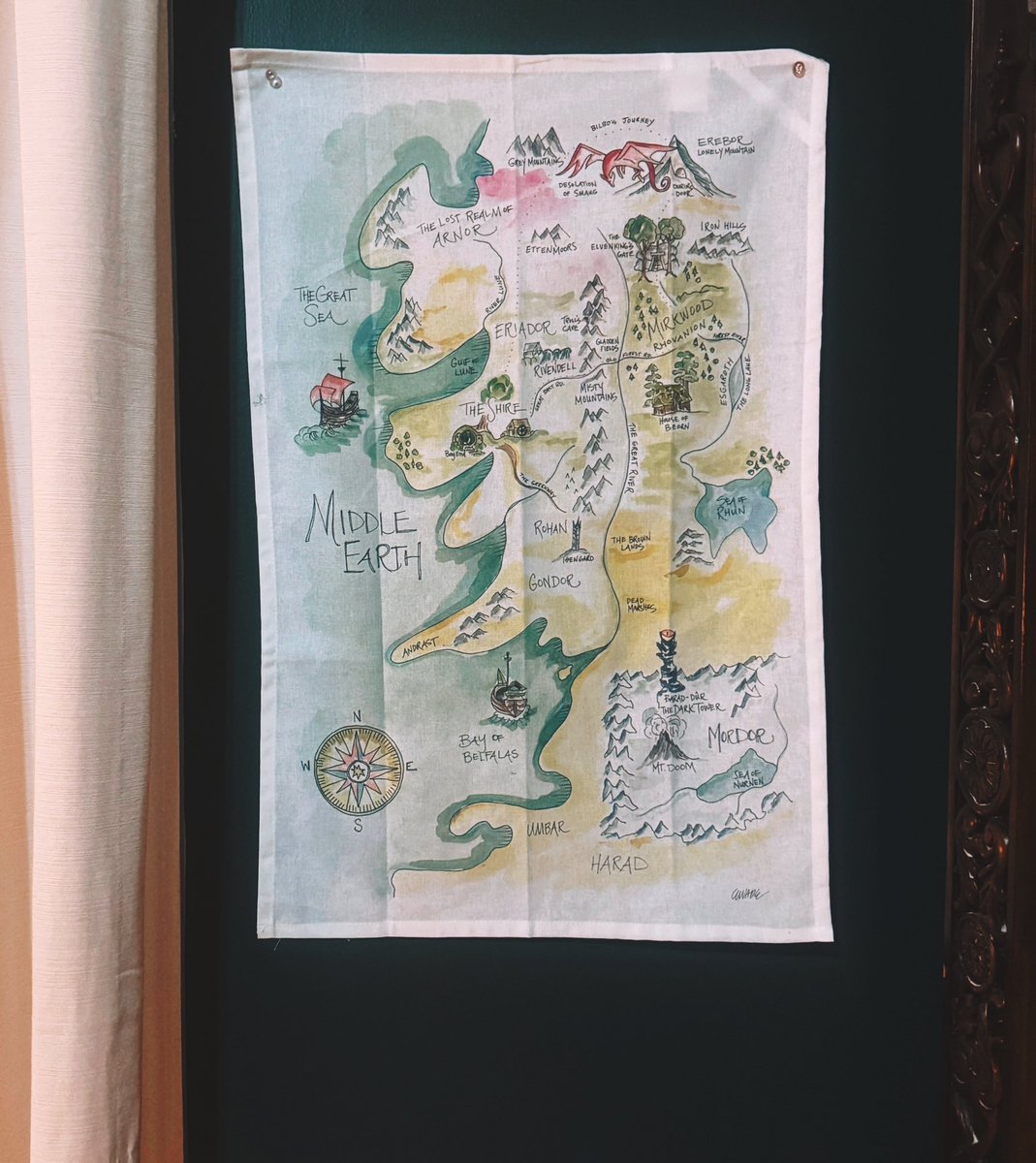 Had a lovely little fairy tea party today (thank you to my husband for being a good sport and secretly loving it) and found this map of Middle-Earth for my wall ☕️🍂