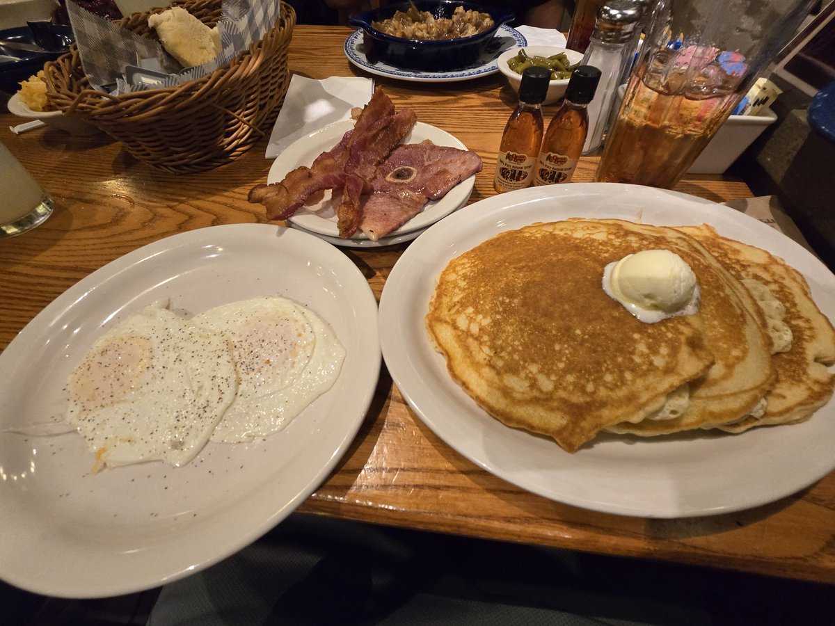 RideOrDieTB's tweet image. All You Can Eat Pancakes! #NationalPancakeDay
