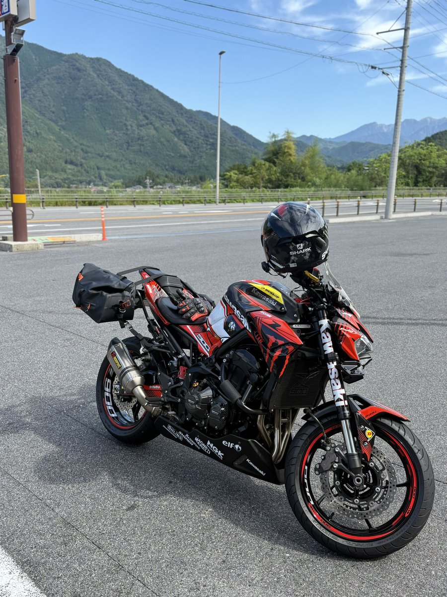 box50205440's tweet photo. #秋の交通安全2025 のため、白バイさんが沢山走ってます。安全運転ていきましょう。 https://t.co/FqgztSEk2o
