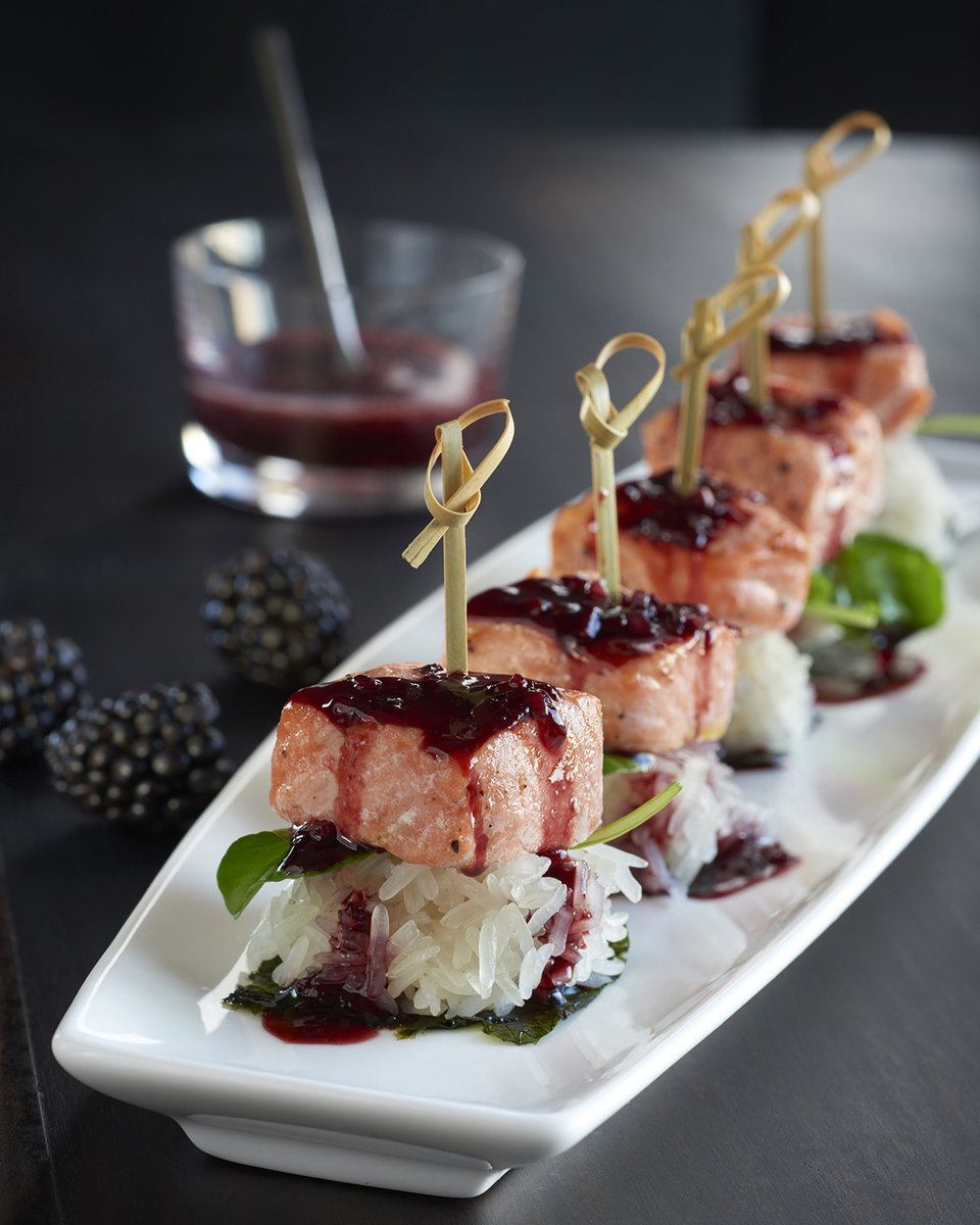 Savory, sweet, tart, &amp; spicy, these Saucy Salmon Bites with Blackberry Soy Sauce are the perfect appetizer. This simple sauce is made with garlic, brown sugar, red pepper flakes, lime juice and frozen Oregon blackberries.💜

oregon-berries.com/recipe/saucy-s…

#oregonberries #blackberries
