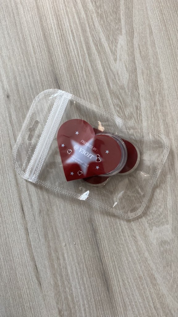 remthinx's tweet image. thank you @y3oit for this pretty freebies &amp;lt;33