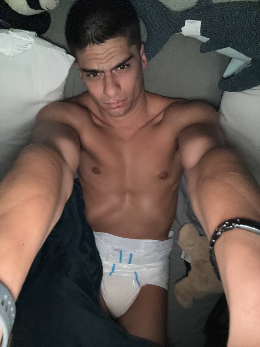 The life of a (very hot) Lilguard… one you might know for his very high pain tolerance.

Abdl Diaperlife Diaperlover