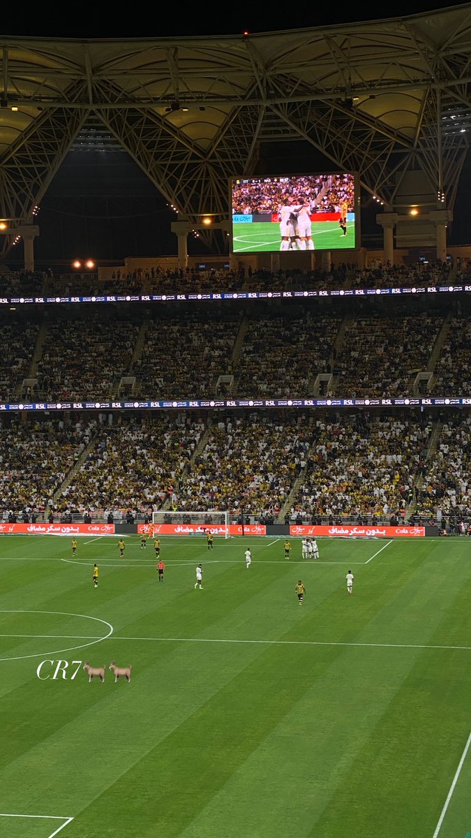 منافسك الوحيد هو الشخص الذي كنت عليه بالأمس💛🐐
#CR7