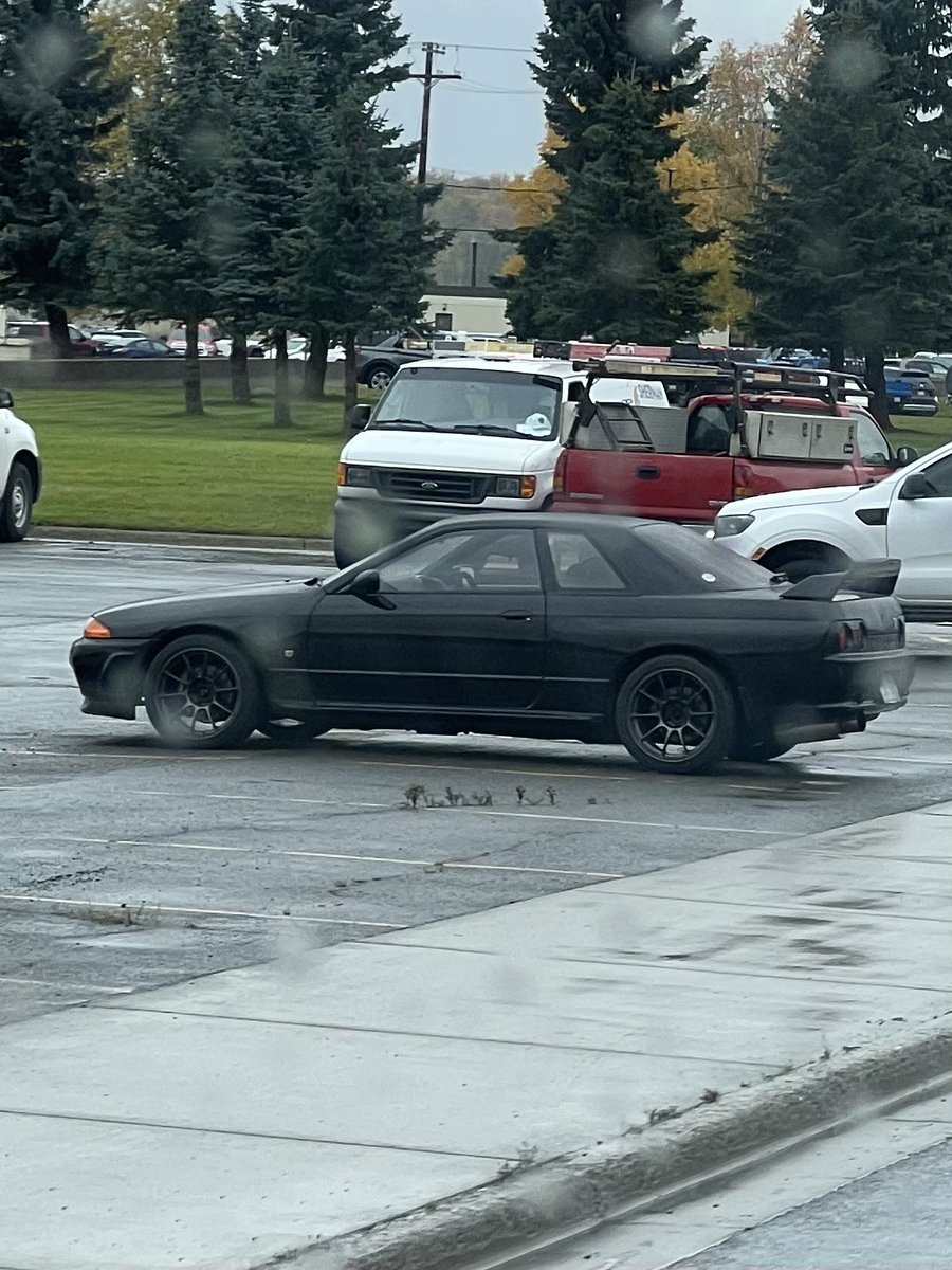 flopysock's tweet photo. Bro got Black Dieci’s on the GTR! Got his car from @RocketLeague Shop https://t.co/TiZk74abF4