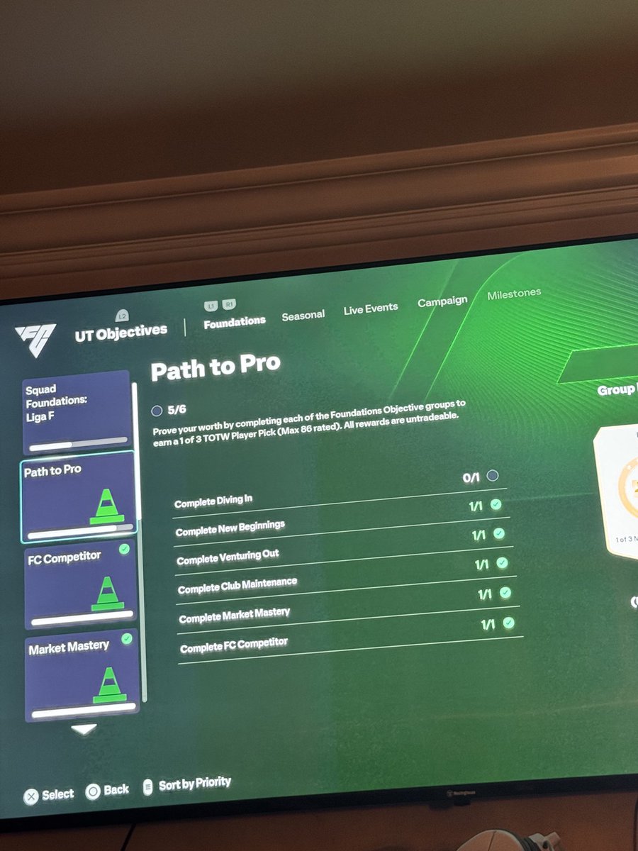 nmcmtgarnica's tweet photo. @EASFCDirect is it just me or is anyone else’s objective being blocked. I need me that 1 of 3 86+ TOTW reward 🫠😡 https://t.co/eZl2vM0jC0