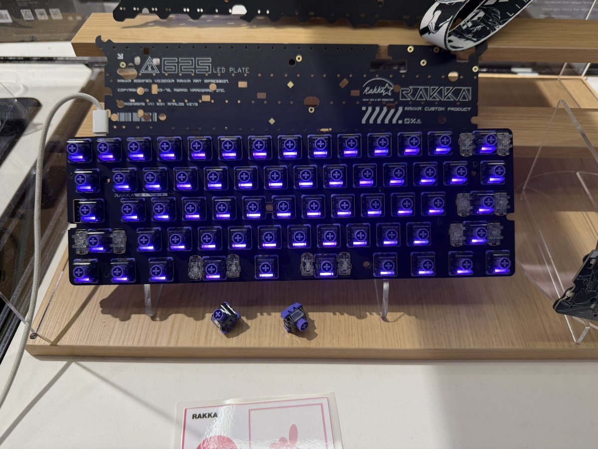 LOVE BOMB tweet media