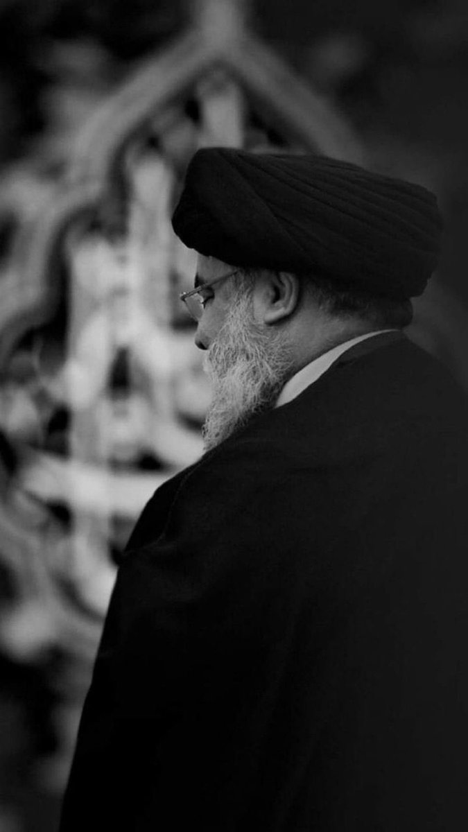 رحيلك اوجع قلوبنا
 مرت سنة كاملة على فراقك ولازال صوتك يُسمع لهذا اليوم وخطاباتك تتردد على مسامعنا في كل حين ، 
رحلت جسداً وظلت روحك الطاهرة تُرفرف حول احباءك ، 
تخفف خطاباتك المقدسة عنهم 
ويمسح صوتك الحنون على قلوبهم 
لروحك السلام 🥀🥀🥀
#سيد_المقاومة 
#ضويناها
#صخرة_الروشة